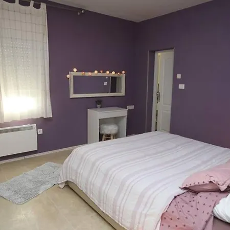Garden Oasis - Kastel Luksic Apartment Kastela
