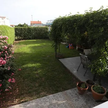 Garden Oasis - Kastel Luksic Kaštela