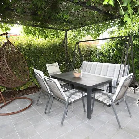 Lejlighed Garden Oasis - Kastel Luksic *