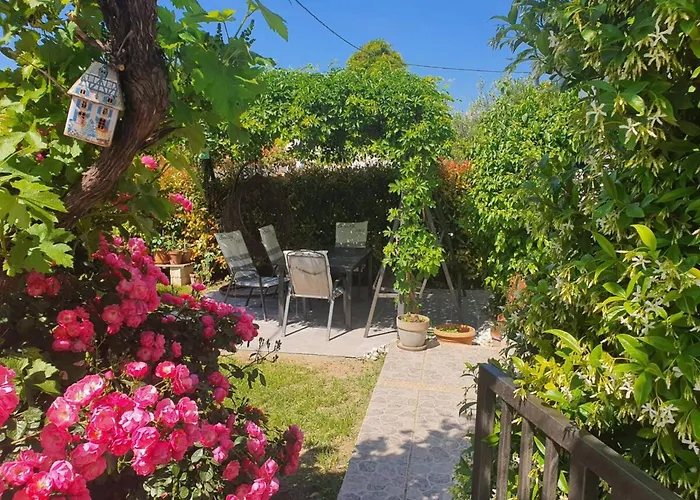 Garden Oasis - Kastel Luksic Apartman