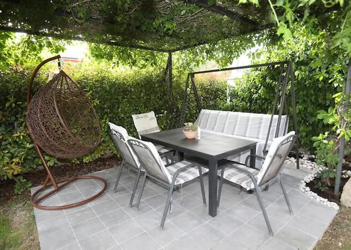 Apartman Garden Oasis - Kastel Luksic *
